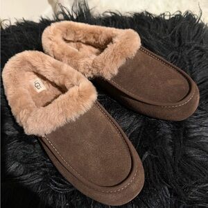 UGG Women’s Ansley Genuine Shearling Mule Slippers 🔥 New no box 🙈 Size 9